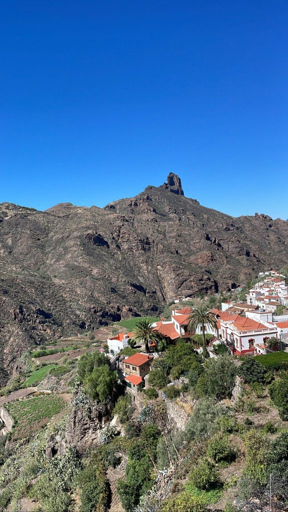 Vistas desde el precioso pueblo de Tejeda en Gran Canaria